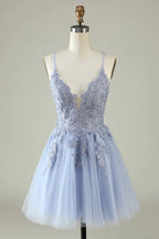 Robe courte pour bal de fin d'études violet clair à bretelles spaghetti ligne A avec applications Y2671