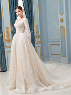 Vestidos de noiva em linha A/sereia com renda e decote em V, manga comprida, comprimento até ao chão 