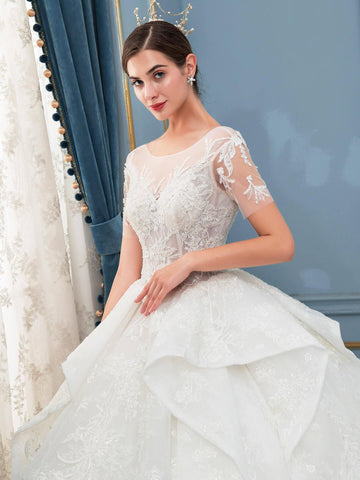 Ballkleid Brautkleider Handgefertigte Perlen Luxuriöse Bodenlange Kurzarm Mit Langer Schleppe 