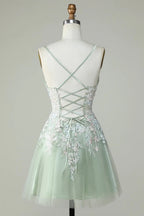 Dusty Sage Spaghetti-Träger Homecoming-Kleid mit Kreuzrücken Y2925