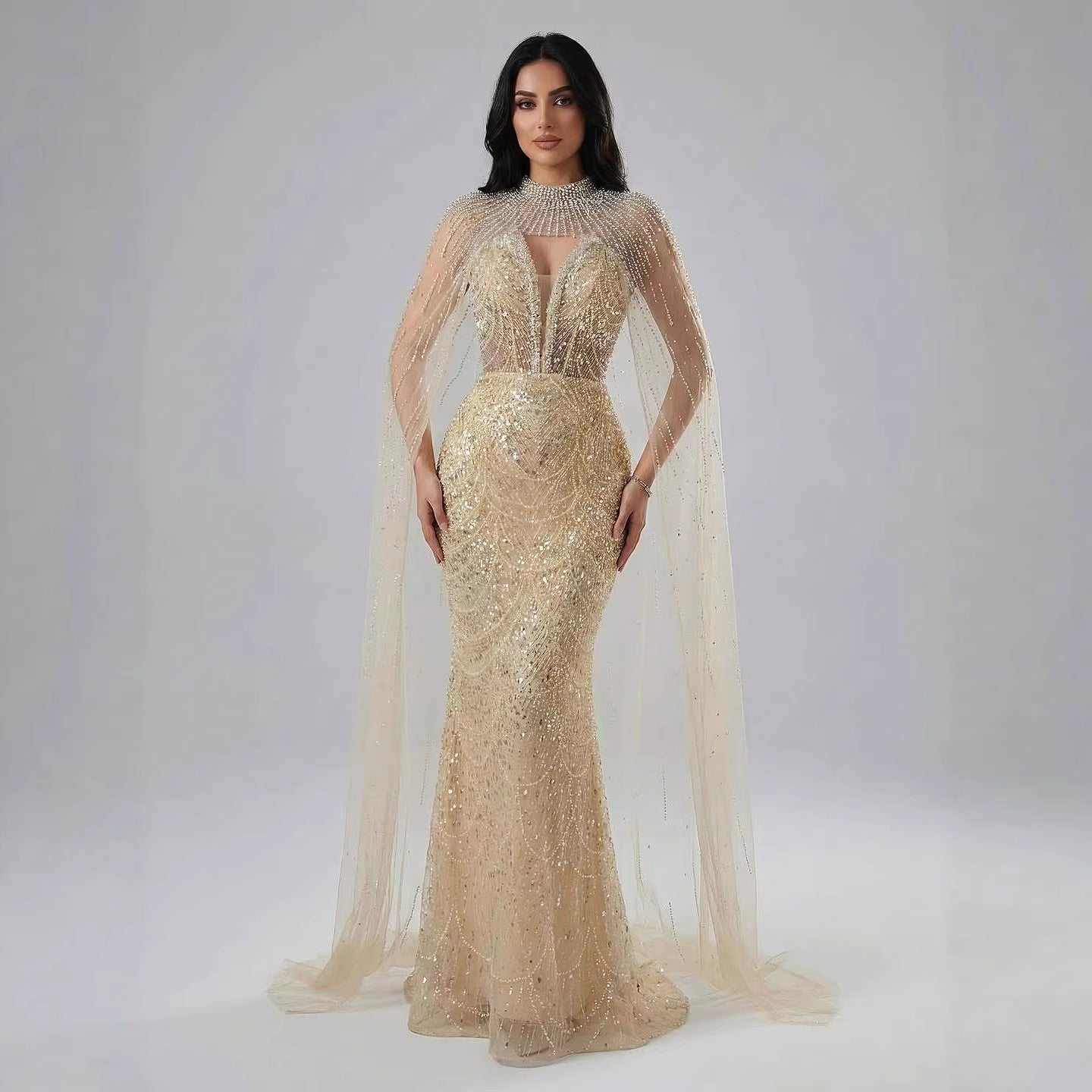 Abito da Sera di Lusso Perle Nude Abito Ricamato con Cristalli e Strascico in Tulle LA72189A