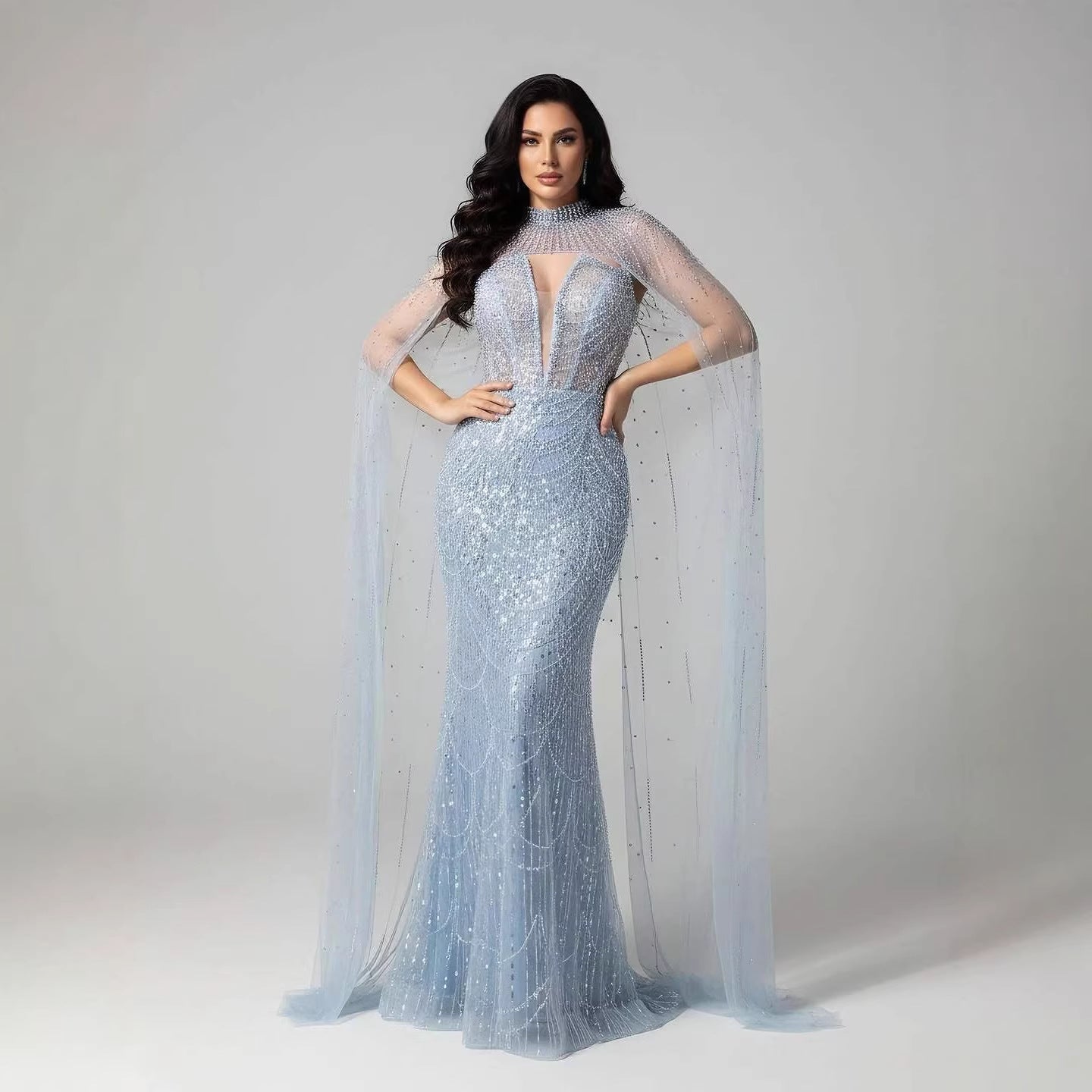 Abito da Sera di Lusso Perle Nude Abito Ricamato con Cristalli e Strascico in Tulle LA72189A