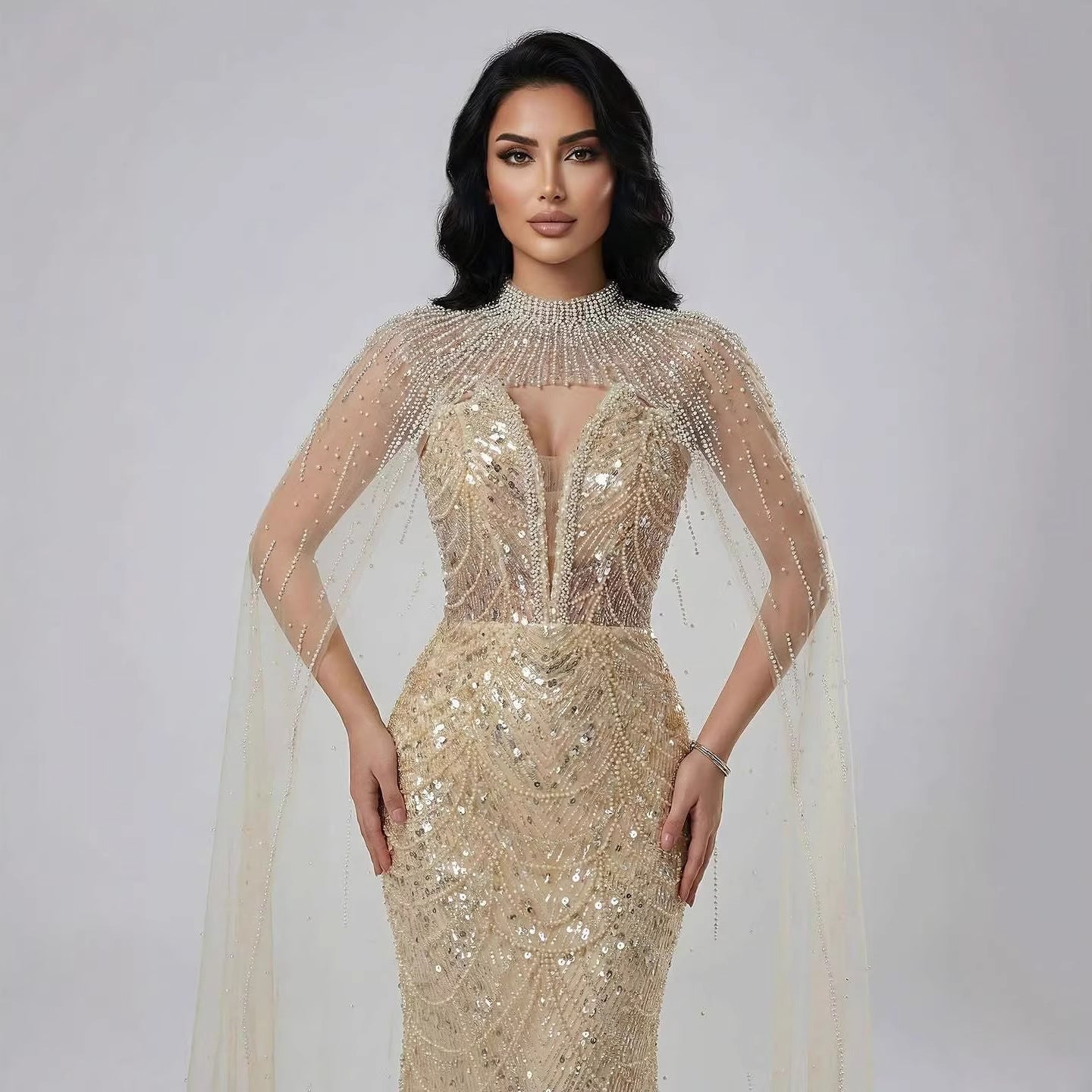 Abito da Sera di Lusso Perle Nude Abito Ricamato con Cristalli e Strascico in Tulle LA72189A
