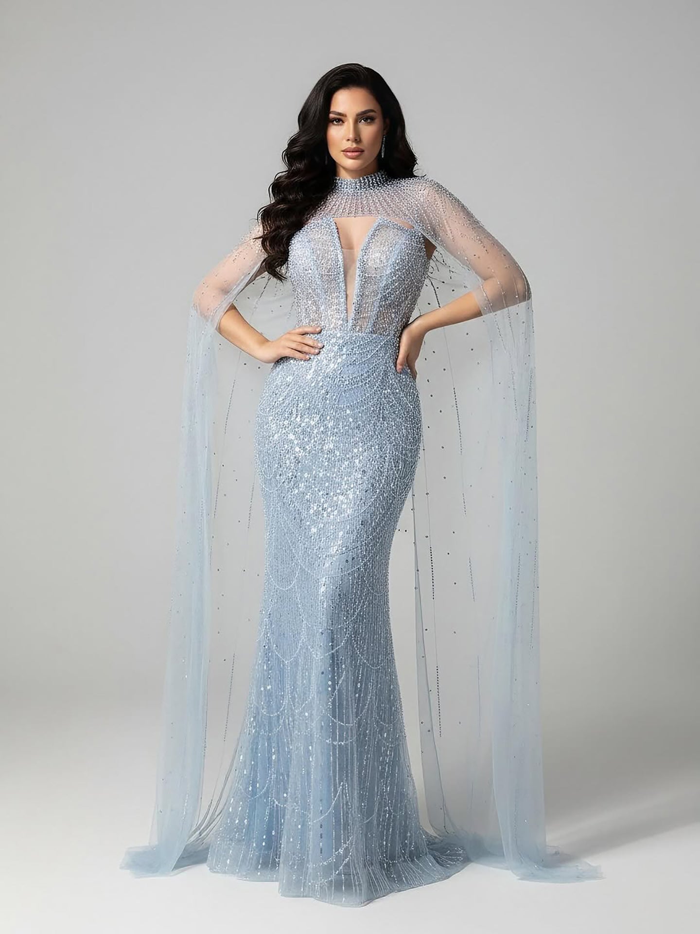 Abito da Sera di Lusso Perle Nude Abito Ricamato con Cristalli e Strascico in Tulle LA72189A