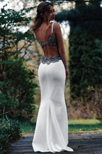 Brautkleid mit langen Trägern, Meerjungfrauensilhouette und Perlenstickerei in Weiß
