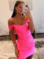 Trägerloses Kurzes Satin-Sheathkleid für den Homecoming-Abend Y2966