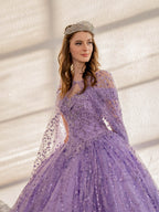 Vestido de baile com aplicações e ombros à mostra da marca Calla SCL30003