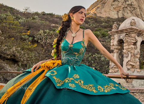 Charro Quinceanera-Kleid mit V-Ausschnitt von Ragazza MV60-160