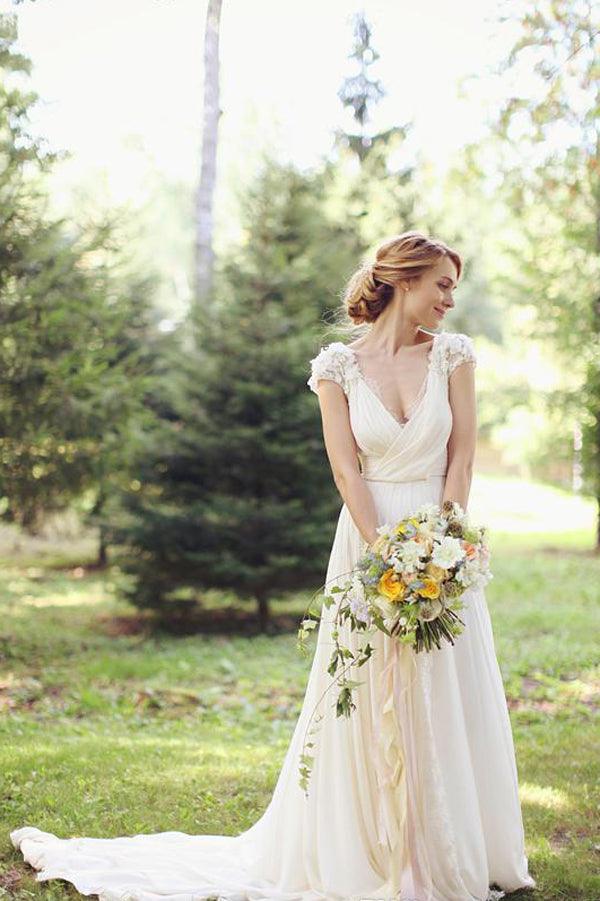 Robe de mariée NumberSea à dos transparent, encolure en V profond et manches courtes avec applications, MW133