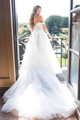Schulterfreies Prinzessinnen-Brautkleid aus Tüll mit Spitzenapplikationen, MW363