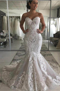 Lindo vestido de noiva com cintura descida e cauda de sereia em renda cascata, MW369