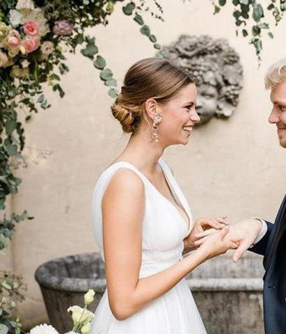 NumberSea Schlichtes Ballkleid mit V-Ausschnitt und tiefem Ausschnitt aus Tüll, MW387