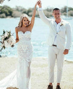 Vestido de novia para la playa con cola de corte, aplicaciones de encaje y funda de corazón de NumberSea, MW438