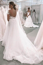 Vestito da sposa NumberSea con scollo a V, gonna a palloncino, maniche corte, schiena scoperta e applicazioni, modello MW464