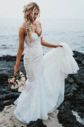 Abito da sposa elegante sirena con scollo a cuore, strascico e applicazioni di pizzo, MW486