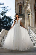 Nixenballkleid aus Chiffon mit V-Ausschnitt und Applikationen