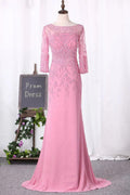 Vestidos de mãe da noiva sereia com corpete de chiffon e missangas