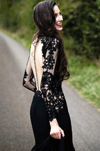 Nixen-Floral-Schwarzes Brautkleid mit langen Ärmeln