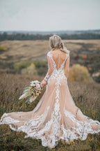 Nixenlangarm-Brautkleid im Boho-Stil mit Applikationen
