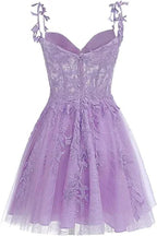 Lila Blumen-Tüll-Kurzabendkleid für den Homecoming mit Spitze, Strasssteinen und Applikationen Y857