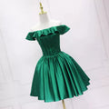 Dunkelgrünes Satin-Heimkehrkleid mit Rüschenausschnitt Größe 50