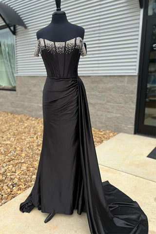 Vestido de festa preto sereia comprido com decote ombro a ombro e missangas PSK611