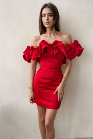 Schulterfreies, ärmelloses Mini-Heimkehrkleid aus Satin mit Rüschen PD540