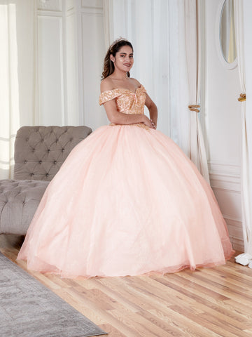 Vestido de baile com contas e ombros à mostra por Calla KY71246