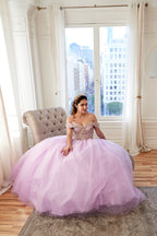 Vestido de baile com contas e ombros à mostra por Calla KY71246