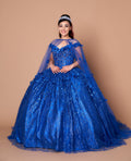 Robe de bal à cape asymétrique à motifs floraux 3D par Calla SCL30001