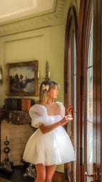 Weißes Tüll-Kleid mit Puffärmeln und quadratischem Ausschnitt für den Homecoming-Abend, kurz, Modell Y2375