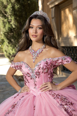 Schulterfreies Ballkleid mit Schleife von Petite Adele PQ1072