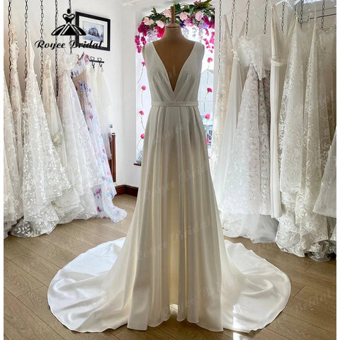 Tiefer weicher Satin mit Falten, tiefem V-Ausschnitt, ärmelloses Boho-Hochzeitskleid für Frauen 2024, Brautkleid, abito da sposa, NumberSea 