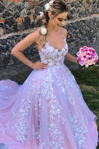 Vestido de festa princesa com corte A e alças finas, cor lavanda, com aplicações PSK246