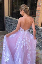 Vestido de festa princesa com corte A e alças finas, cor lavanda, com aplicações PSK246