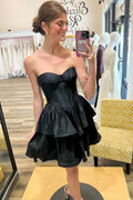 Vestido de Satén Negro Sin Tirantes con Múltiples Capas para el Baile de Regreso a Casa Y2070