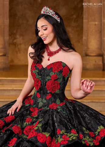 Vestido floral sem alças para quinze anos, de Rachel Allan RQ5006