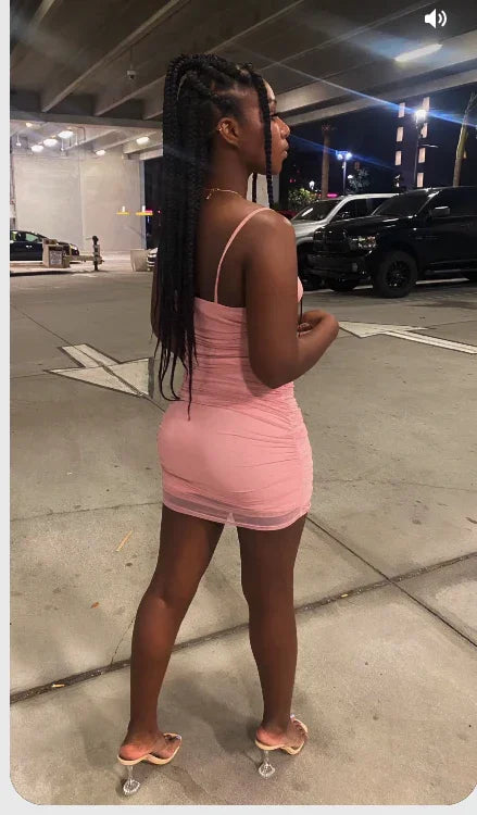 Rosa trägerloses Spaghettiträger-Kleid Verführerisches Rosa Abschlussballkleid Y835