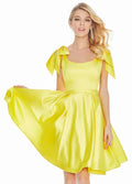 Vestido de Satén Amarillo para el Baile de Regreso a Casa de Longitud a la Rodilla SYH53
