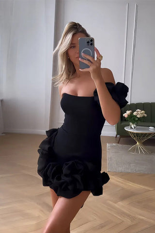 Kurzes Partykleid aus Satin mit Rüschen und einer Schulter, Heimkehrkleid PD550