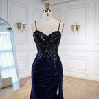 Vestido de Baile Clássico em Cetim Azul-Marinho com Rendas, Miçangas e Fenda LA73003