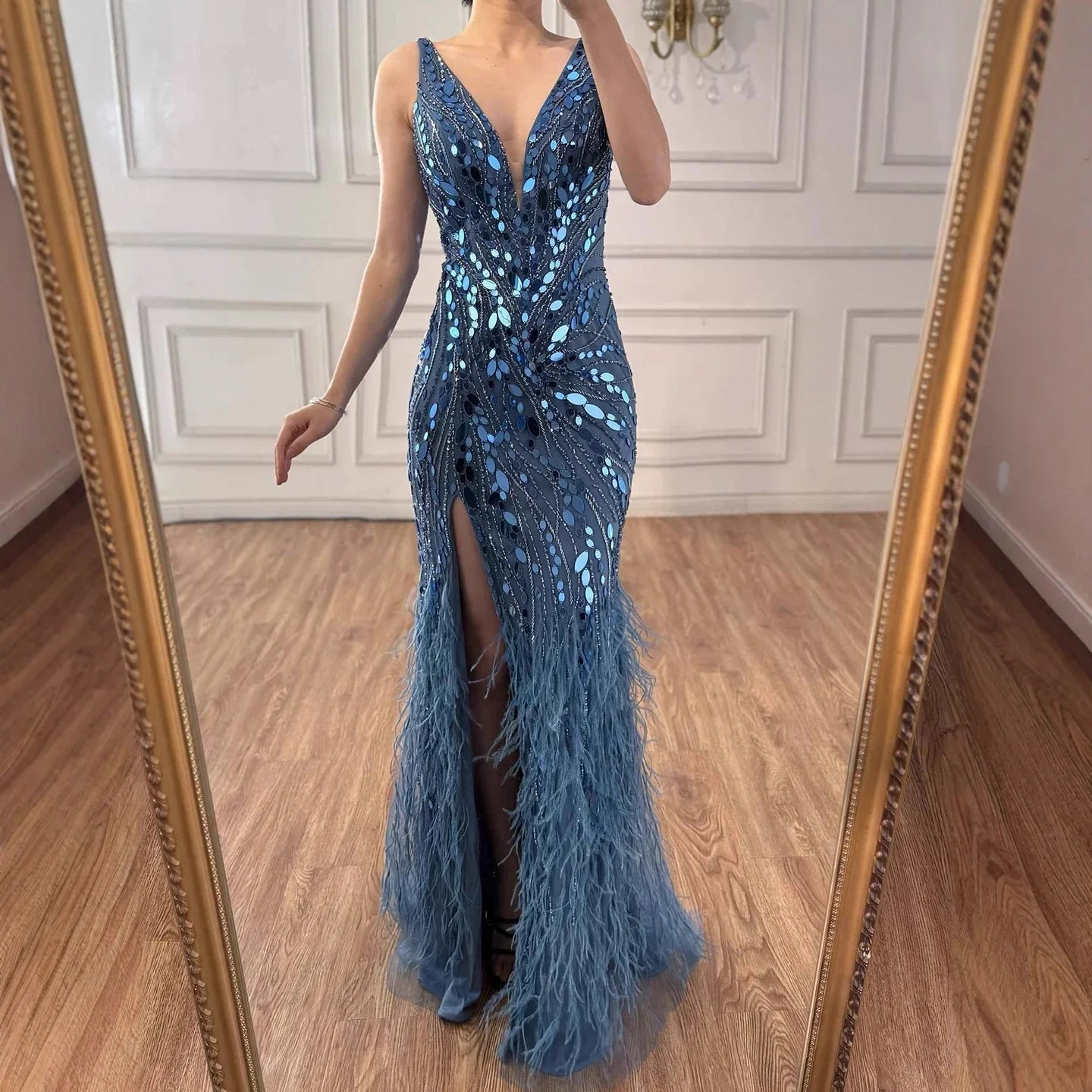 Luxuriöses blaues Perlenbesetztes Federbesetztes Meerjungfrauen-Abendkleid LA73369