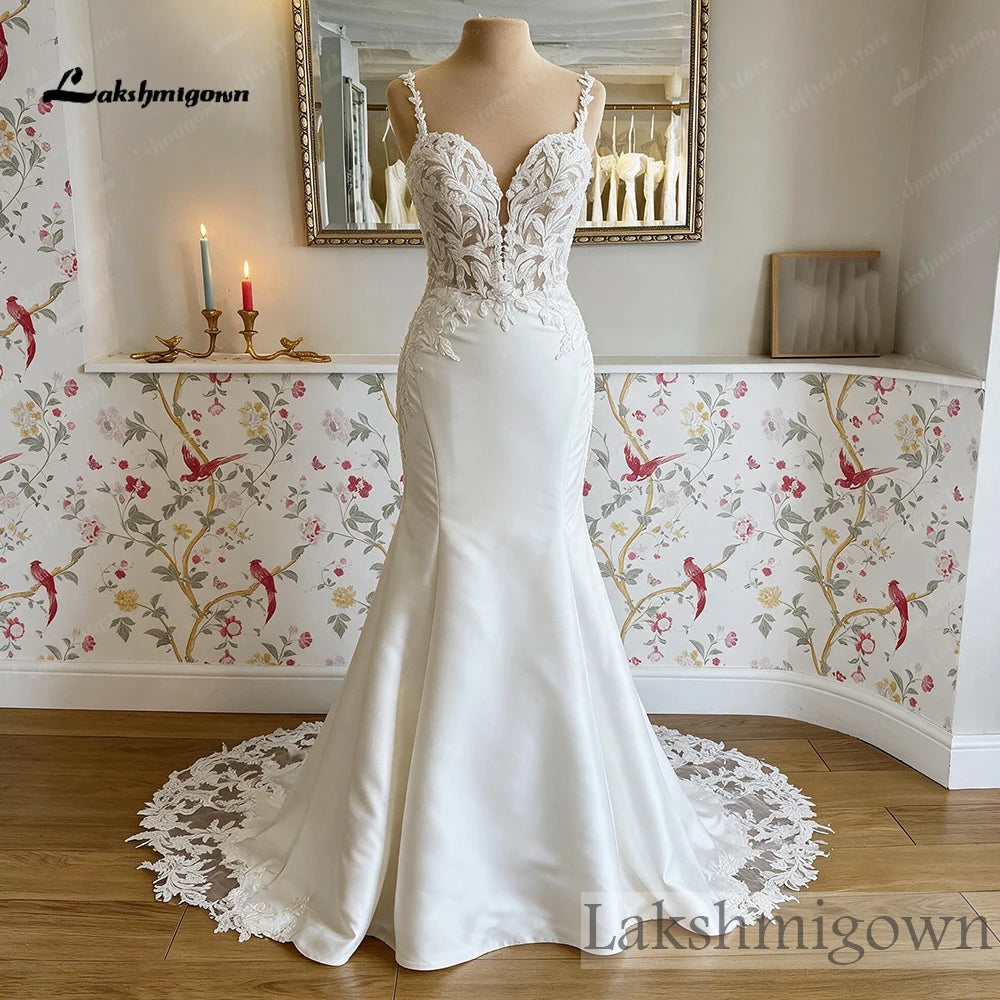 Lakshmigown Elegant Mermaid Wedding Dresses Deep V‑Neck Illusion Low Back Beaded Lace Appliques Satin Bridal Gown Customizedn