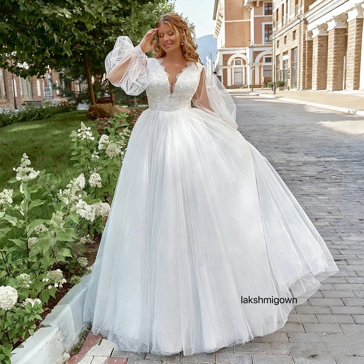 Lakshmigown Plus Size Long Wedding Dress Puff Sleeves V Neck Sweep Train A Line Tulle Robe De Mariage Bridal Dress Customized