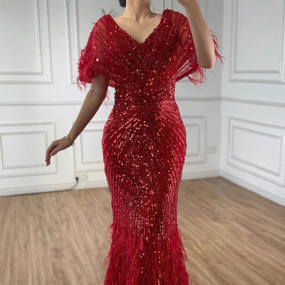 Abito da sera sirena rosso arabo di lusso con piume e perline LA71323A