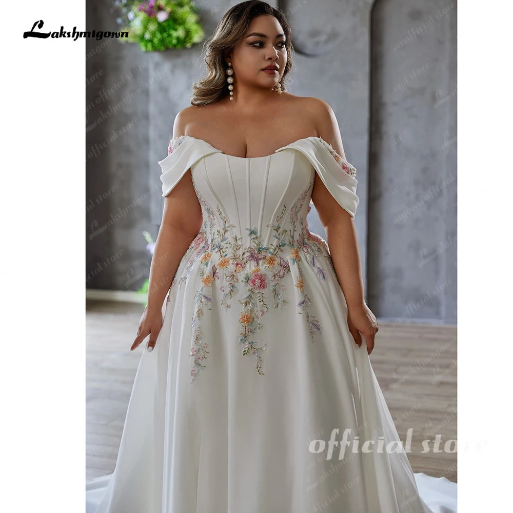 Lakshmigown Strapless Plus Size Wedding Dresses Flowers Lace Appliques Pleat Zipper Wedding Gown for Women Side Slit Customized