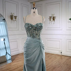 Vestido de Baile Clássico em Cetim Verde Claro com Rendas e Fenda LA73032A