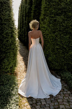 Lakshmigown Satin Wedding Dresses A-Line Strapless Lace-up V-Neck Pleated Chic Bride Prom Gown Simple Bridal Gowns  Customized