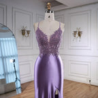 Vestido de Gala de Cetim Roxo de Luxo com Fenda e Aplicações de Renda LA73040