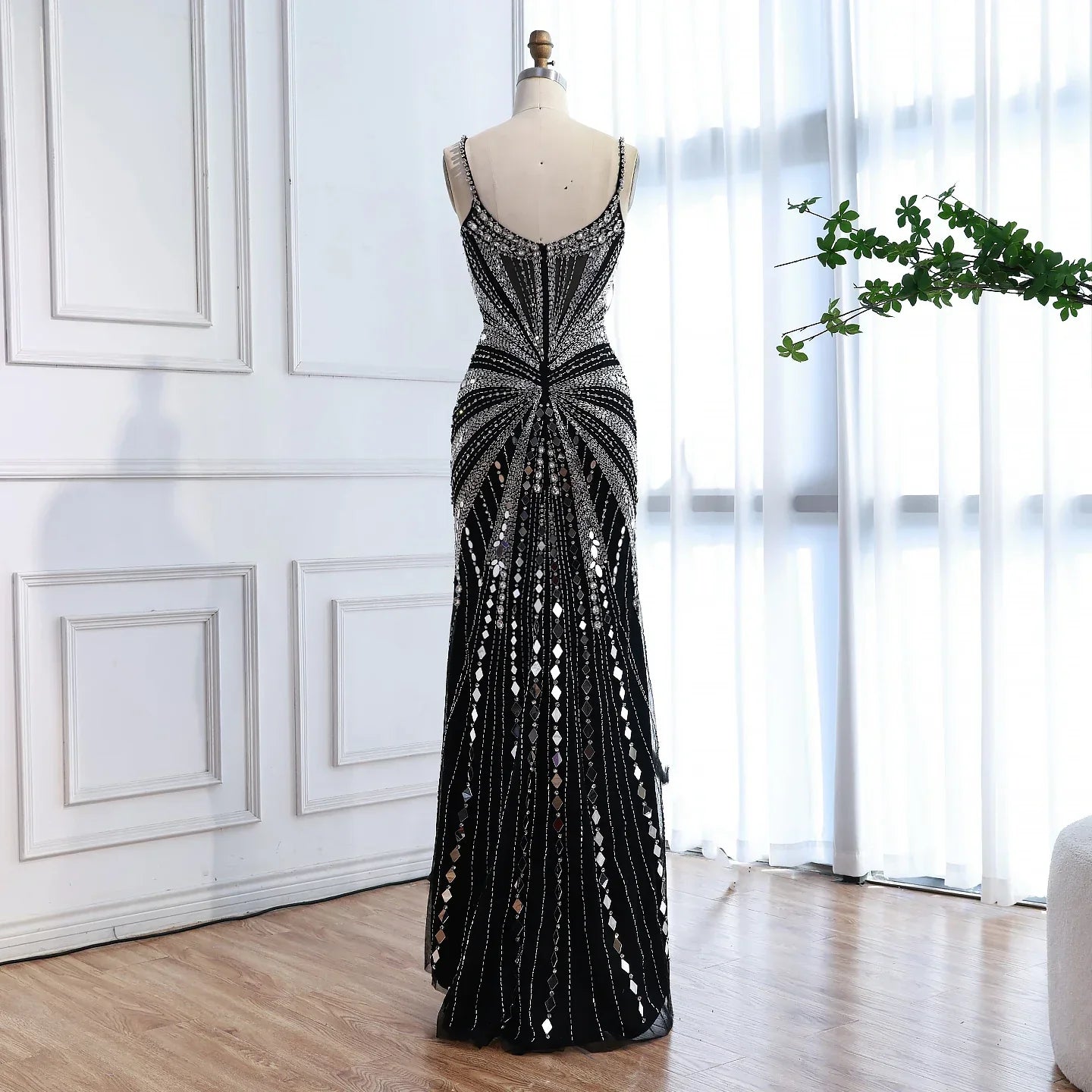 Abito da Sera Sirena Lusso Color Carne con Corsetto Ricamato a Perline LA72803A